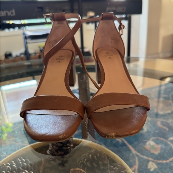 Chunky heel strappy sandal - Picture 2 of 5